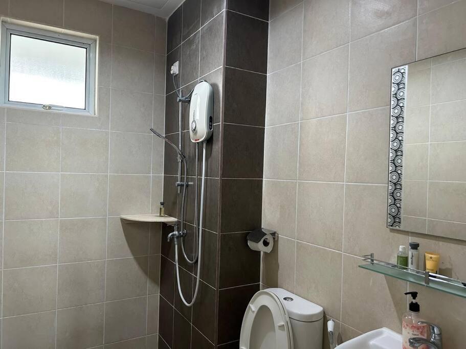 Golden Sands Seaview 3min Walk To Hospital Sultanah Aminah By Micasa Apartemen *